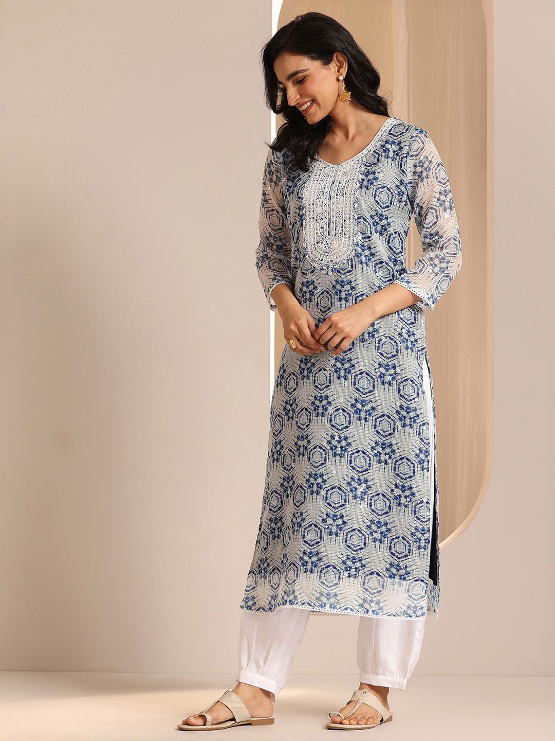 Libas Women Floral Printed Regular Kurta with Trousers & With Dupatta