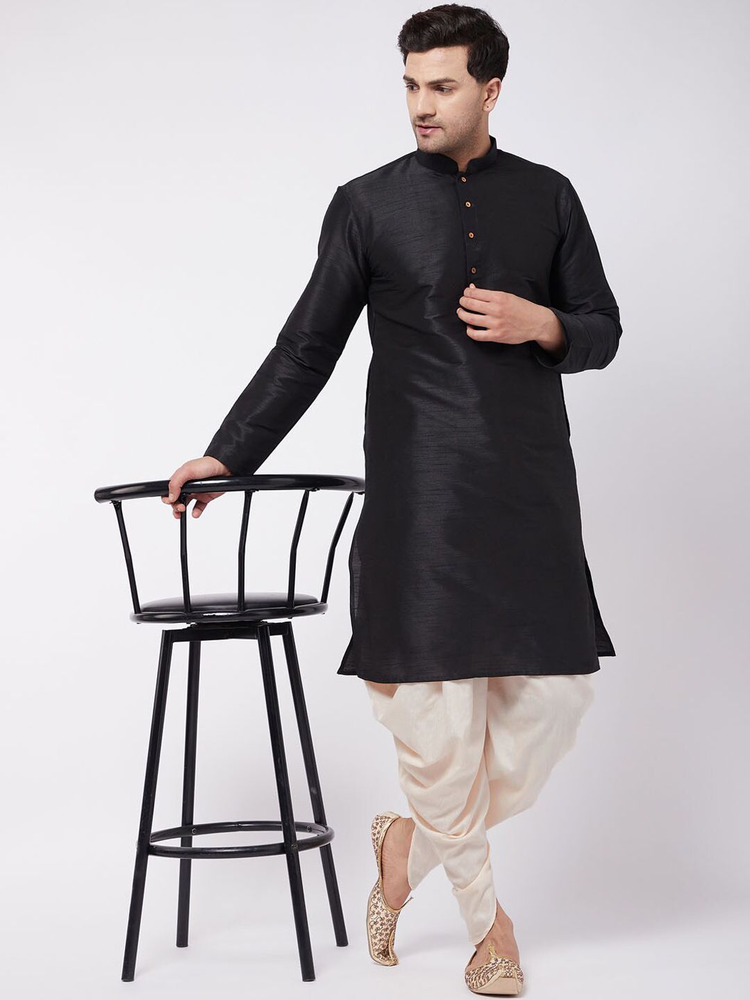 VASTRAMAY Men Cream Coloured Solid Cowl Dhoti Pants