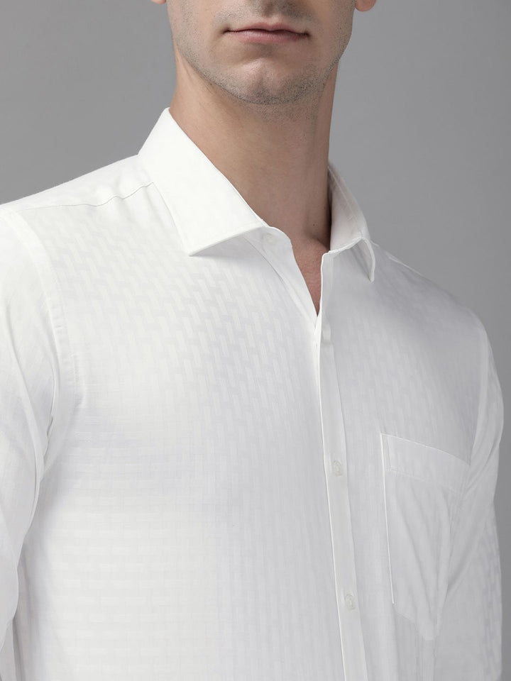 Park Avenue Textured Slim Fit Formal Shirt