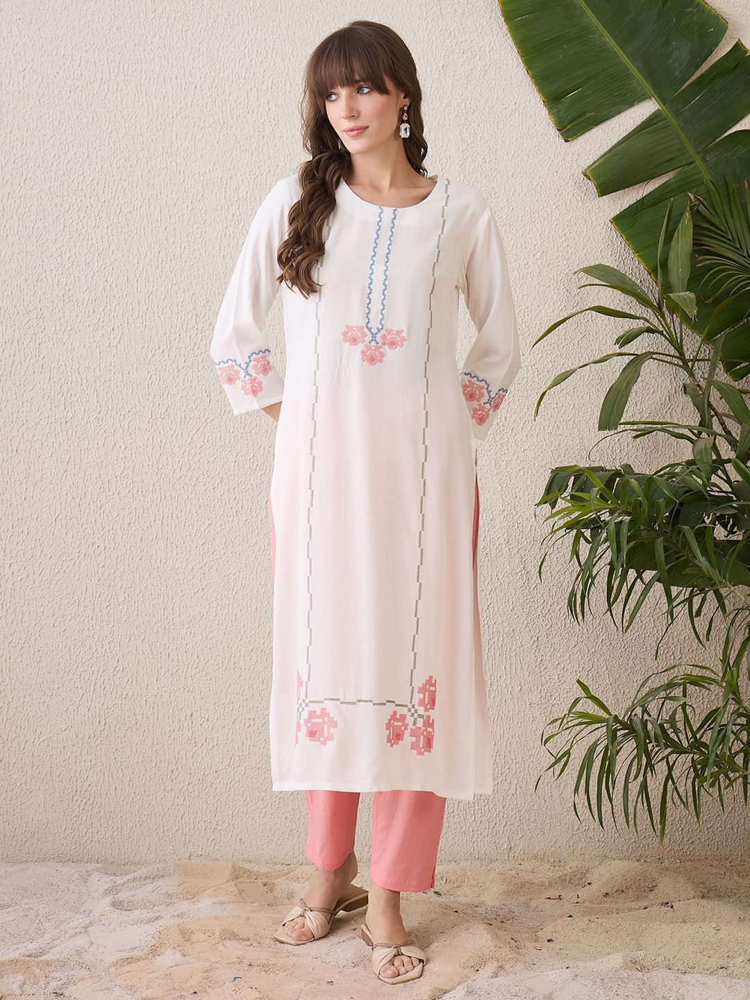 Indo Era Geometric Embroidered Thread Work Straight Kurta