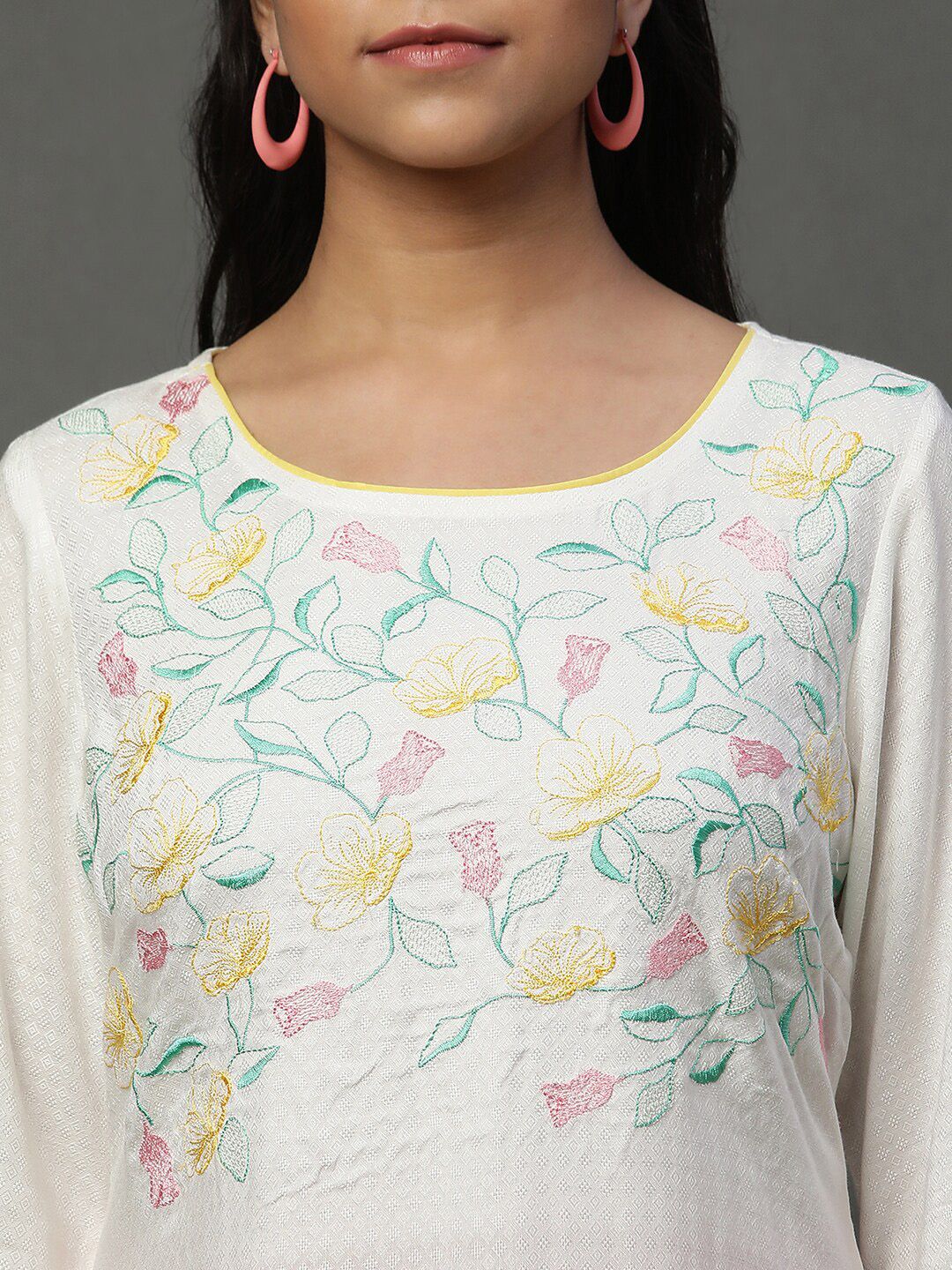 AURELIA Floral Embroidered Straight Kurta