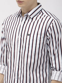 The Indian Garage Co Men White & Red Slim Fit Striped Casual Shirt