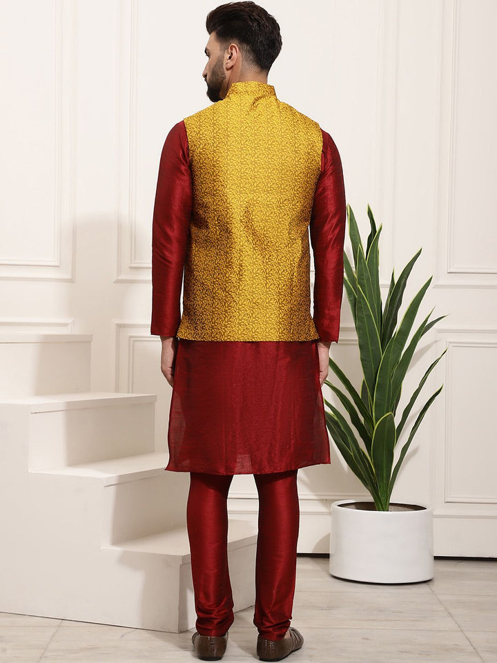 SOJANYA Men Maroon Solid Kurta Set With Printed Jacket
