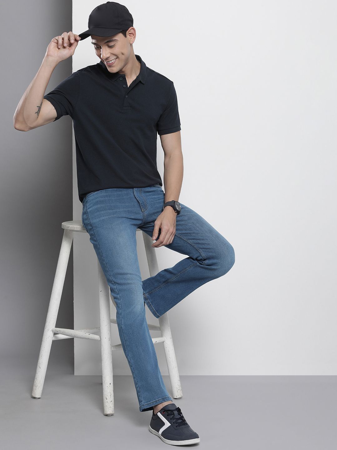 The Indian Garage Co Men Blue Bootcut Light Fade Stretchable Jeans
