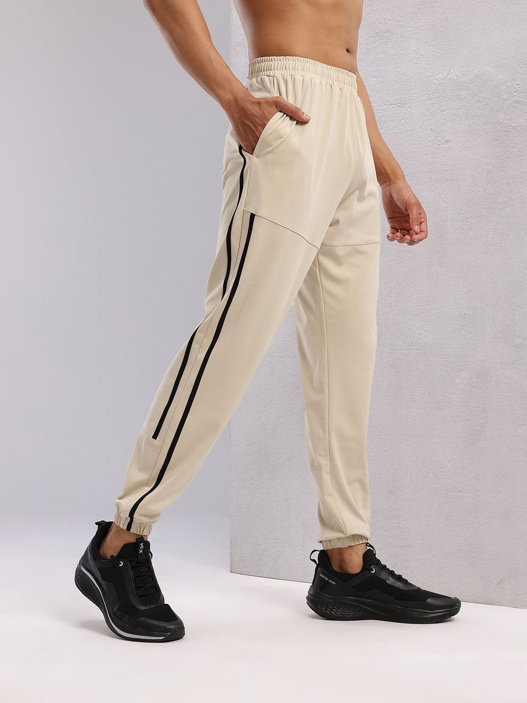 HRX by Hrithik Roshan Men Side-Stripes Rapid-Dry Training Joggers