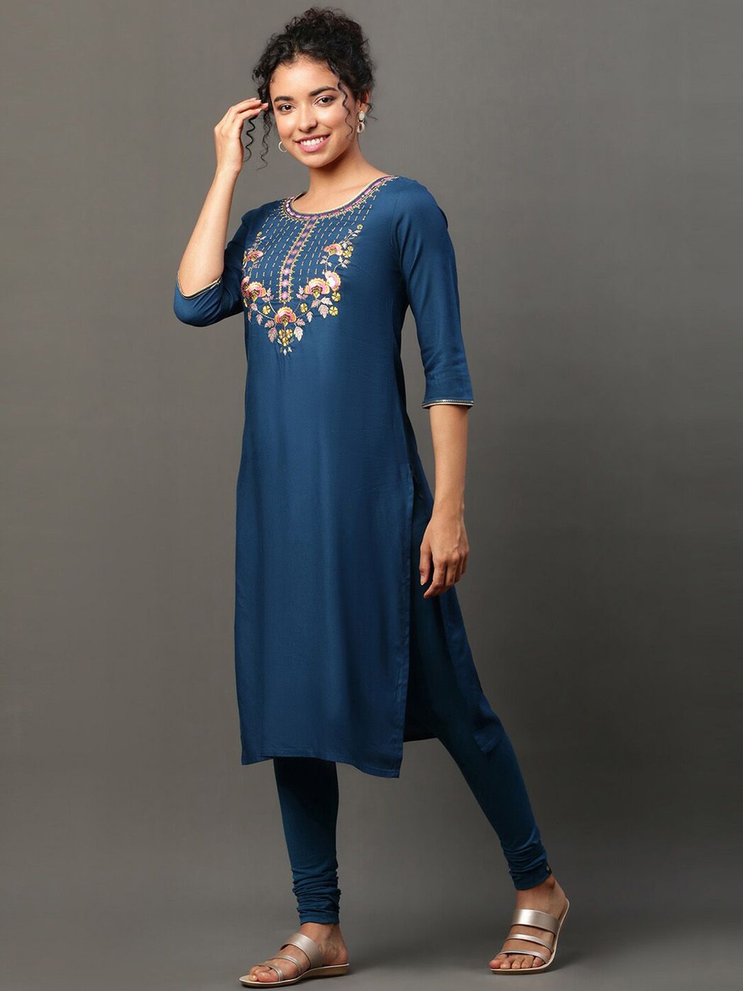 AURELIA Floral Yoke Design Thread Work Straight Kurta