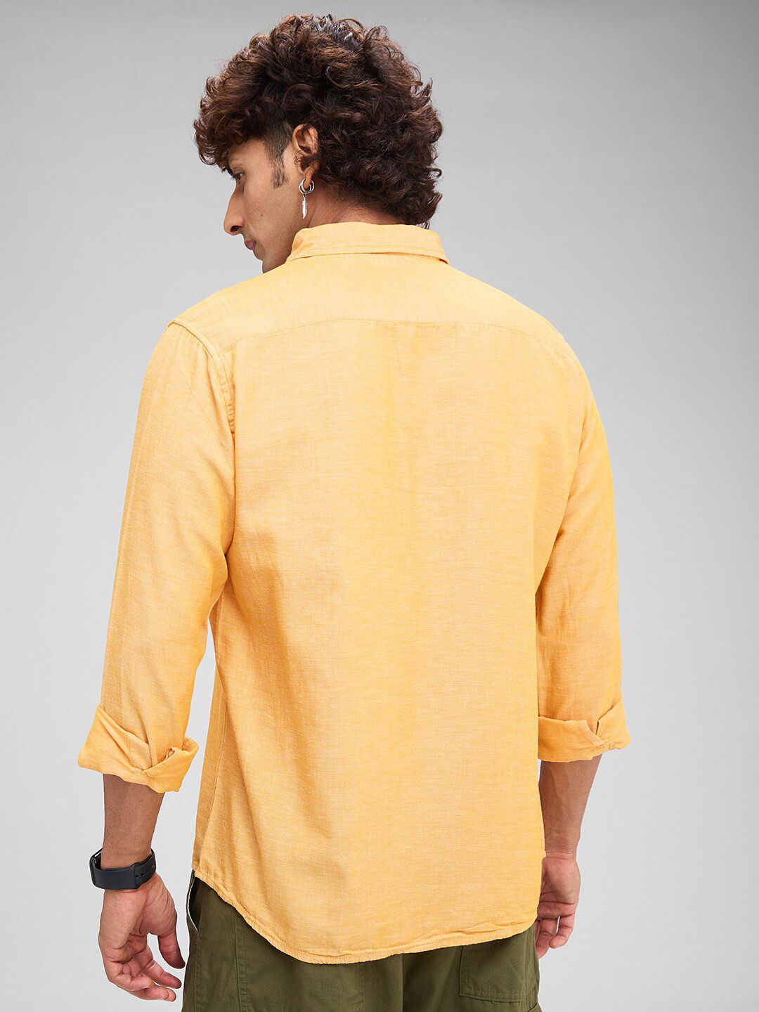 VASTRADO Classic Slim Fit Textured Cutaway Collar Cotton Casual Shirt