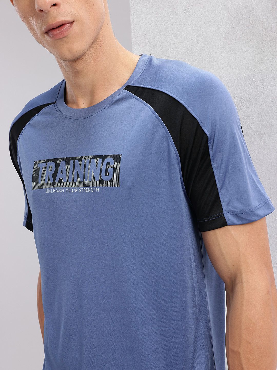 HRX by Hrithik Roshan Typography Printed Rapid-Dry Training T-shirt with Panelling Detail