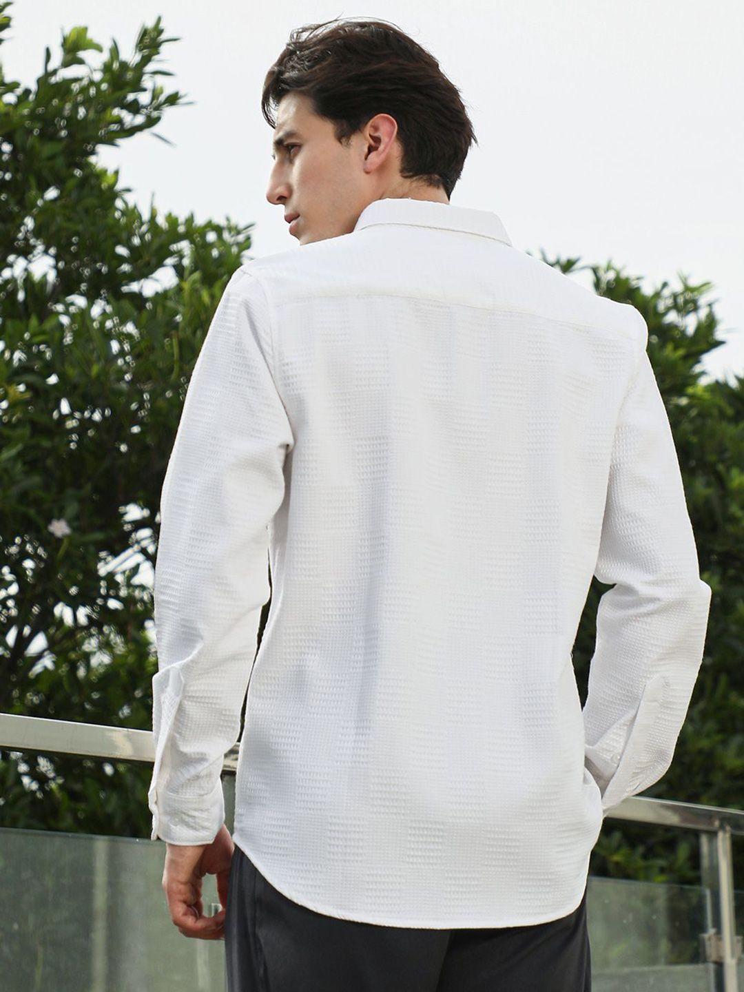 Campus Sutra Comfort Textured Spread Collar Casual Shirt