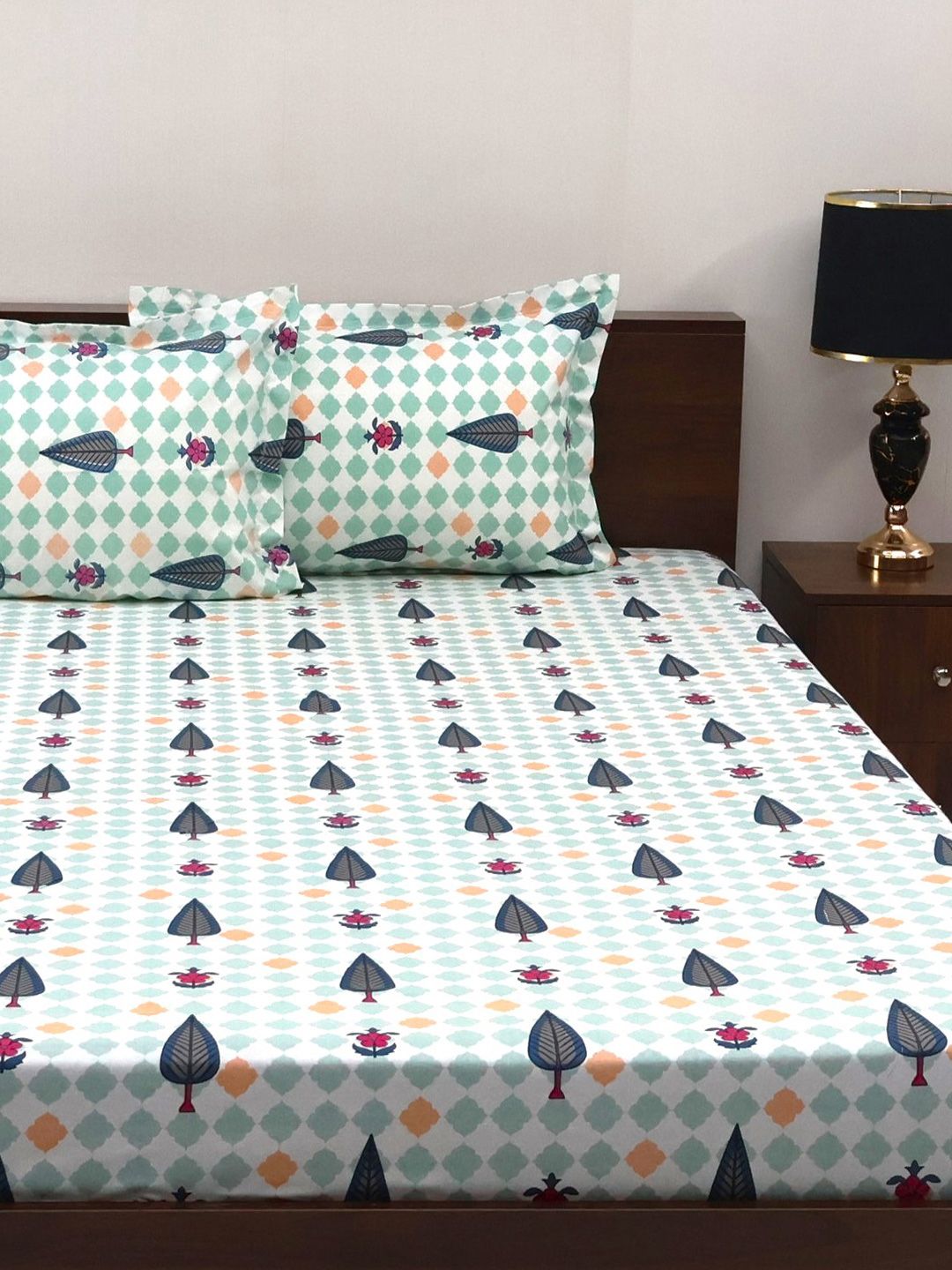 BOMBAY DYEING Cardinal Blue Floral 120 TC Cotton Queen Bedsheet Set-2.24 m X 2.54 m