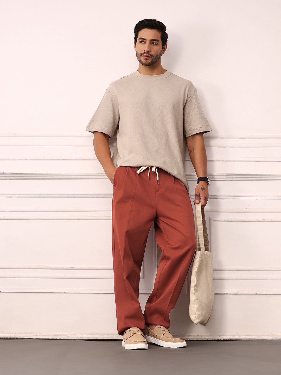 Mr Bowerbird Men Pleated Mid-Rise Liberal Fit Trousers