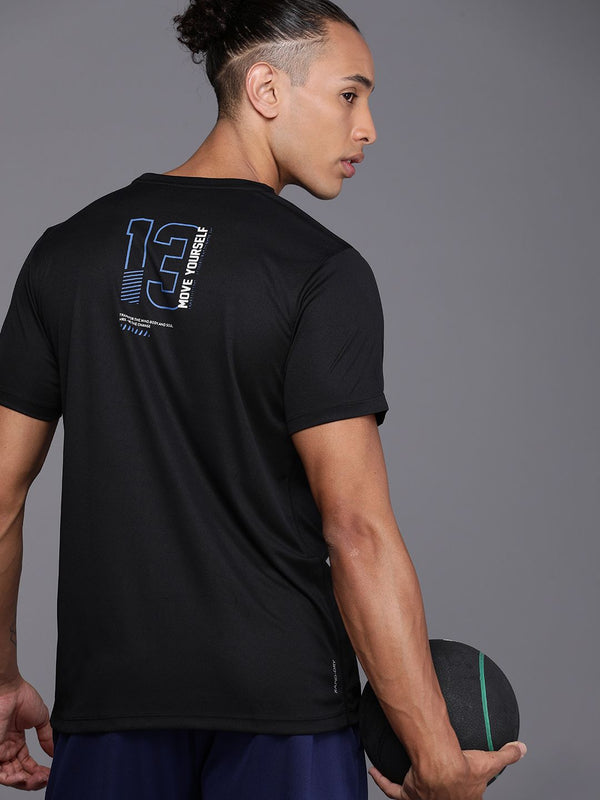HRX oleh Hrithik Roshan Men Alfanumeric Cetak T-Shirt Latihan Rapid-kering