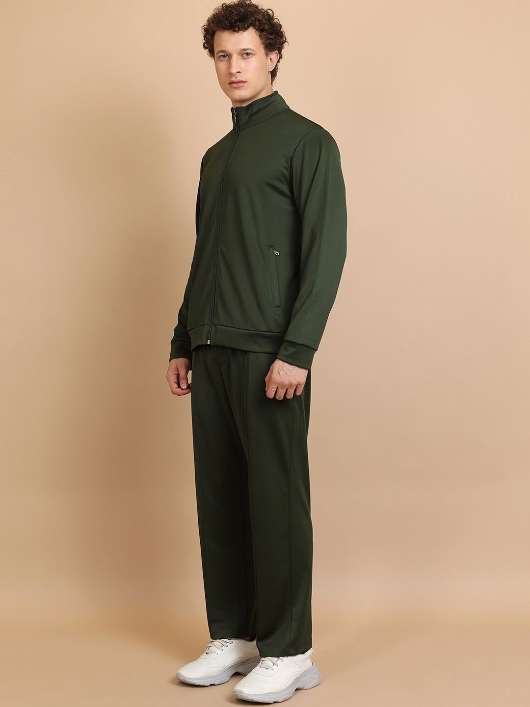 HIGHLANDER High Neck Sweatshirt & Trousers
