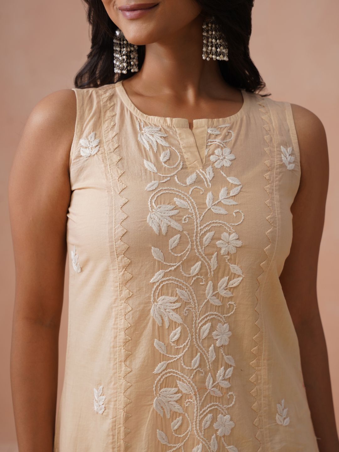 House of Chikankari Women Floral Embroidered Thread Work Kurta