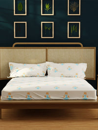 URBAN SPACE White & Red Printed 200 TC Cotton Double King Bedsheet with 2 Pillow Covers