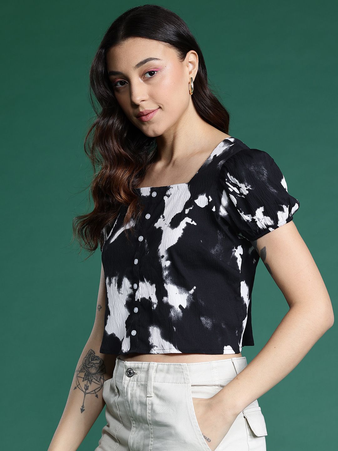 DressBerry Printed Puff Sleeves Monochrome Top
