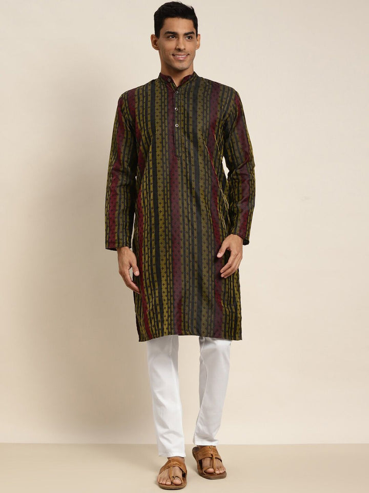 SOJANYA Men Green & Black Floral Thread Work Kurta