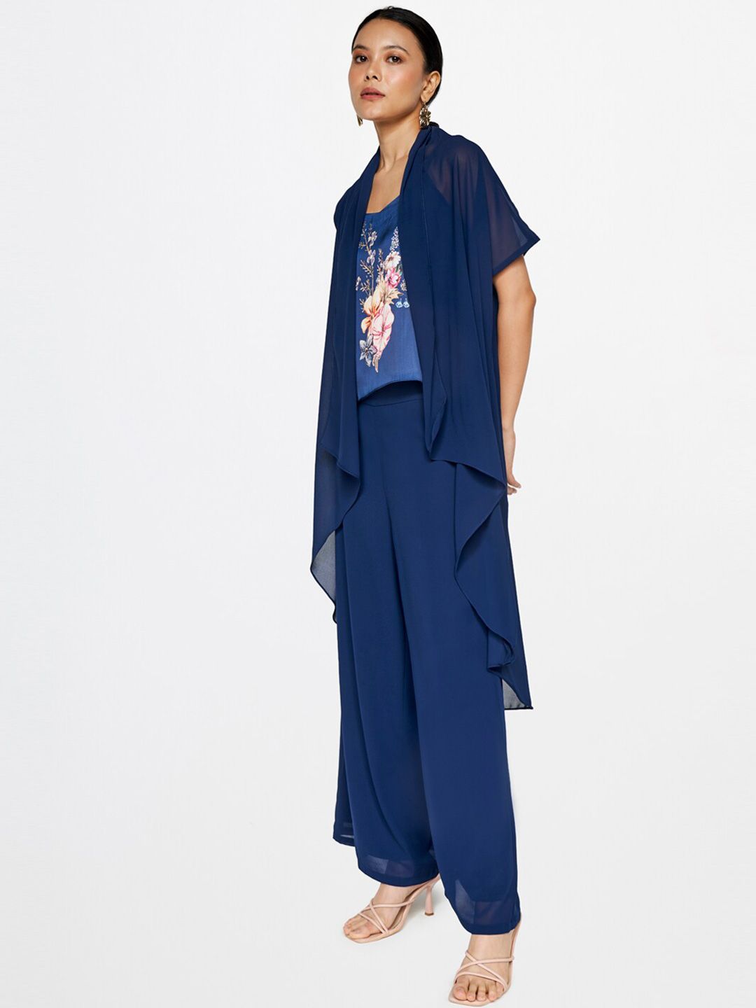 AND Printed Round Neck Top With Trousers & Shrug