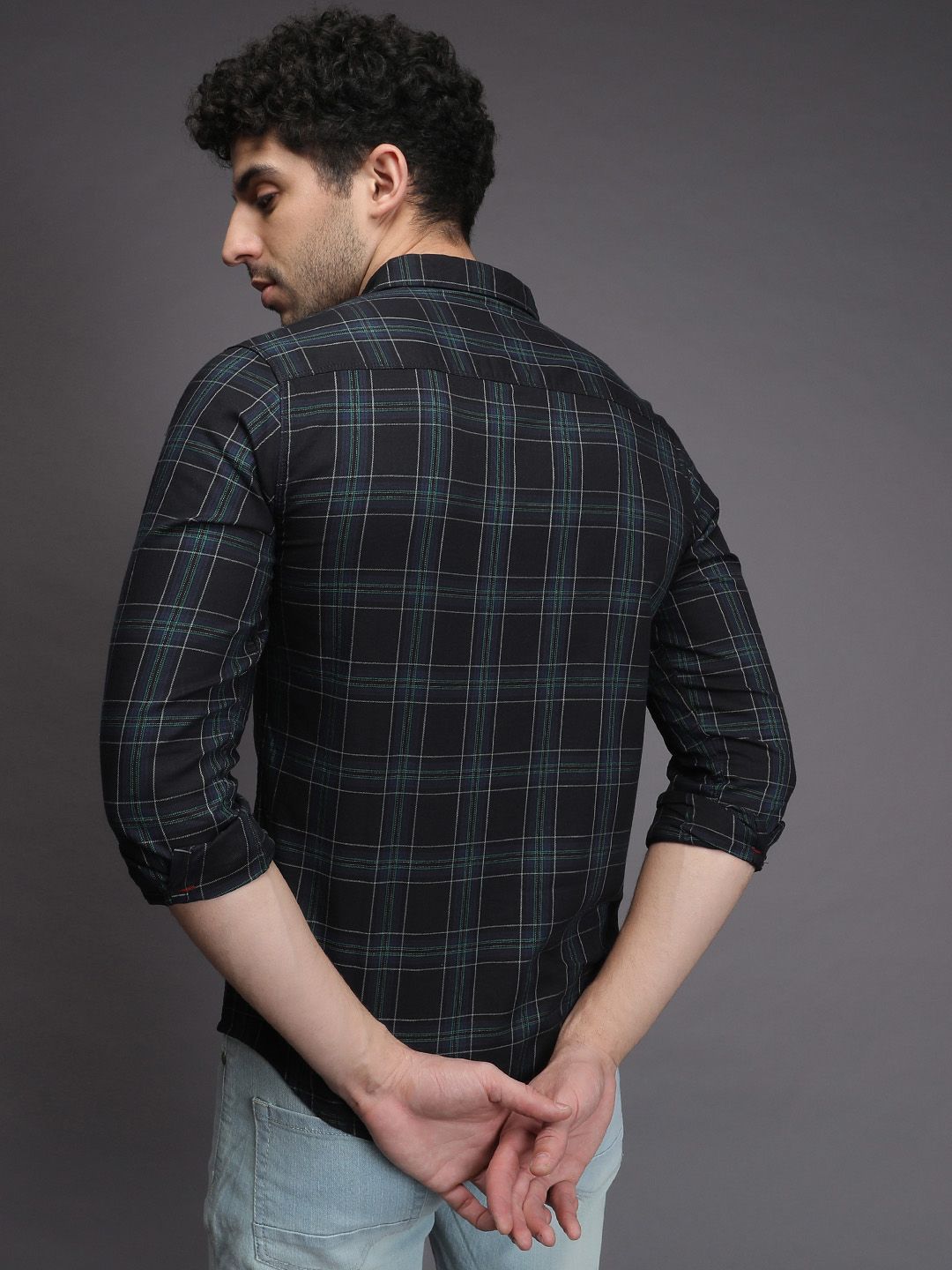 The Indian Garage Co Men Black & Blue Slim Fit Checked Casual Shirt