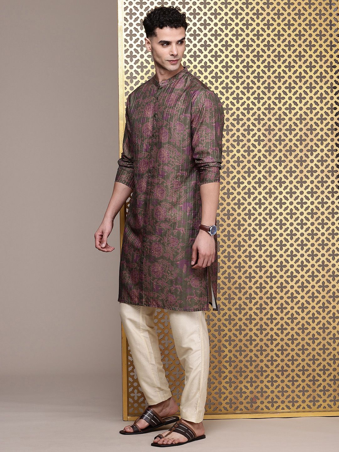 House of Pataudi Jashn Floral Printed Sequinned Indie Florals Kurta