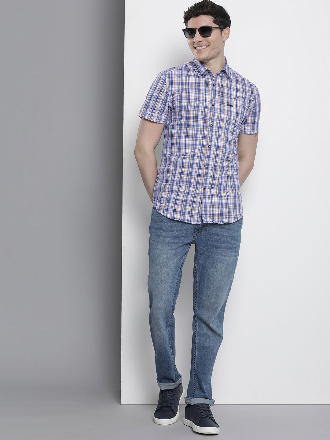 The Indian Garage Co Men Slim Fit Tartan Checked Casual Shirt