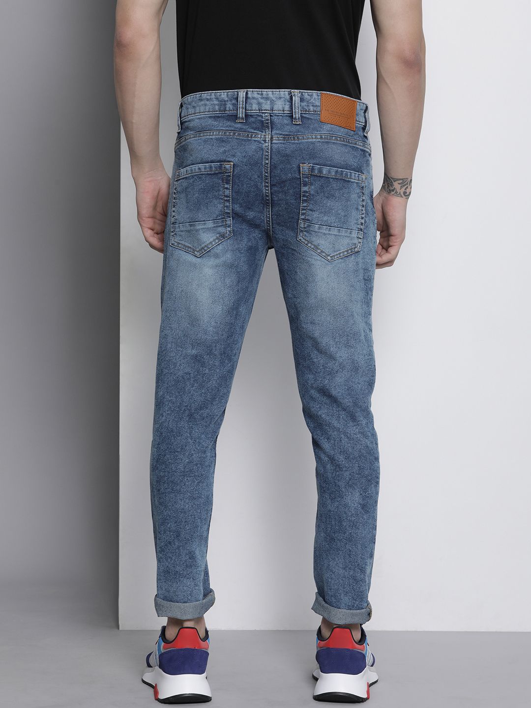 The Indian Garage Co Men Blue Slim Fit Light Fade Stretchable Jeans