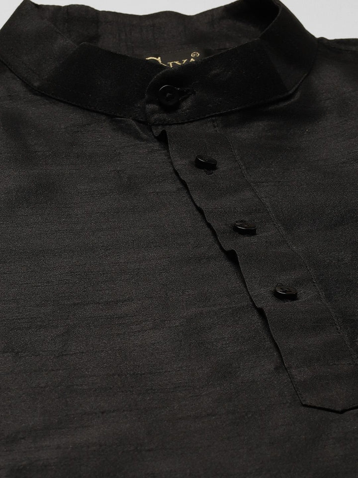 SOJANYA Men Black Kurta with Churidar & Jacket