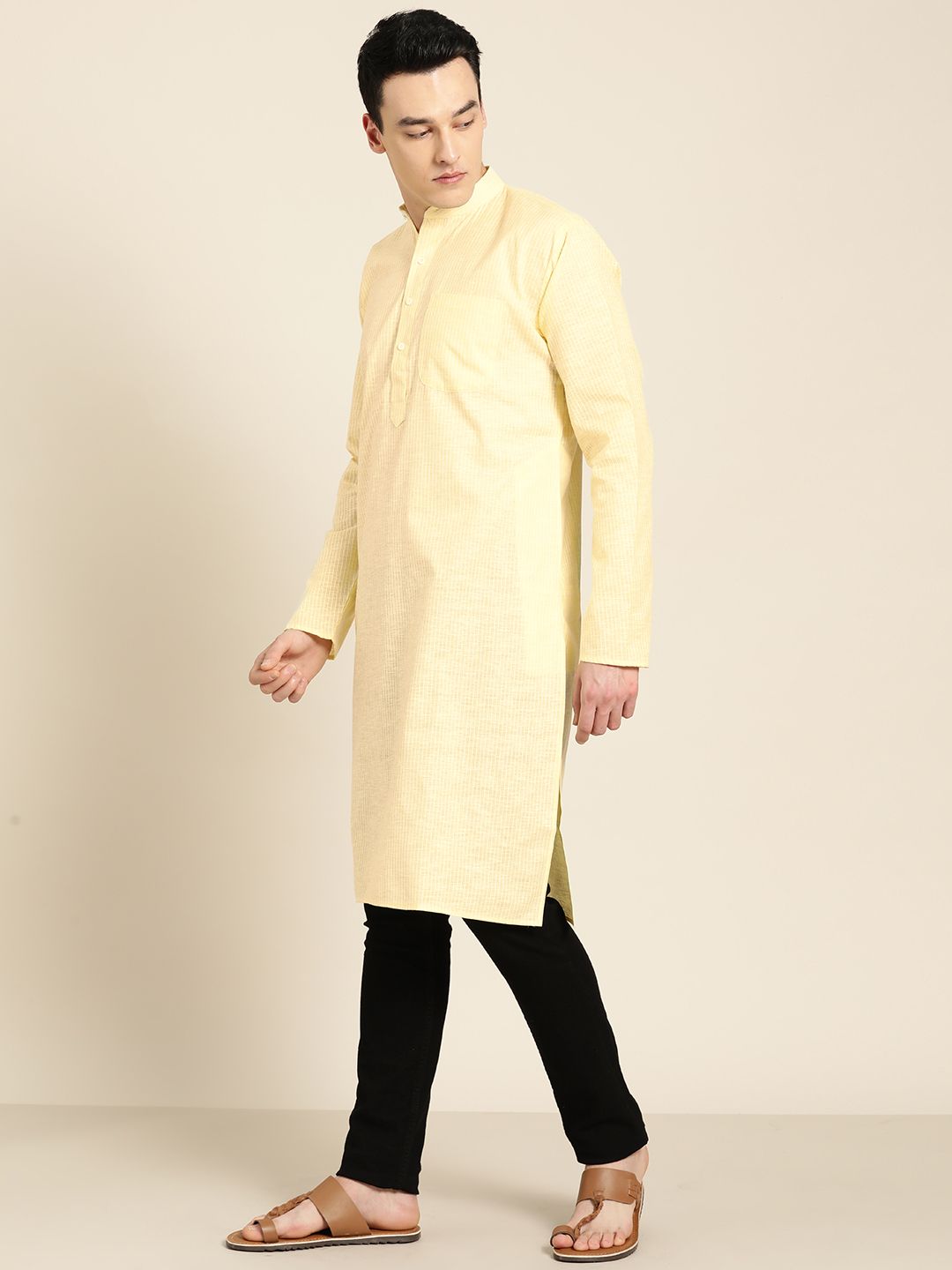 SOJANYA Kurta Lurus Berjalur Kuning & Putih Lelaki