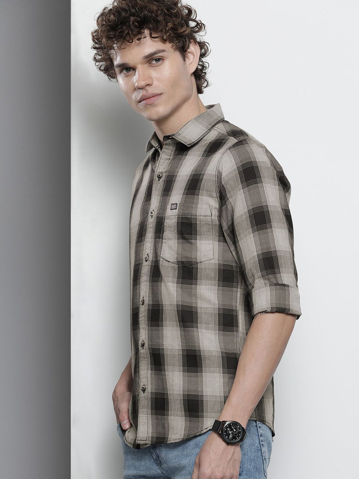 The Indian Garage Co Men Black & White Buffalo Checks Checked Cotton Casual Shirt