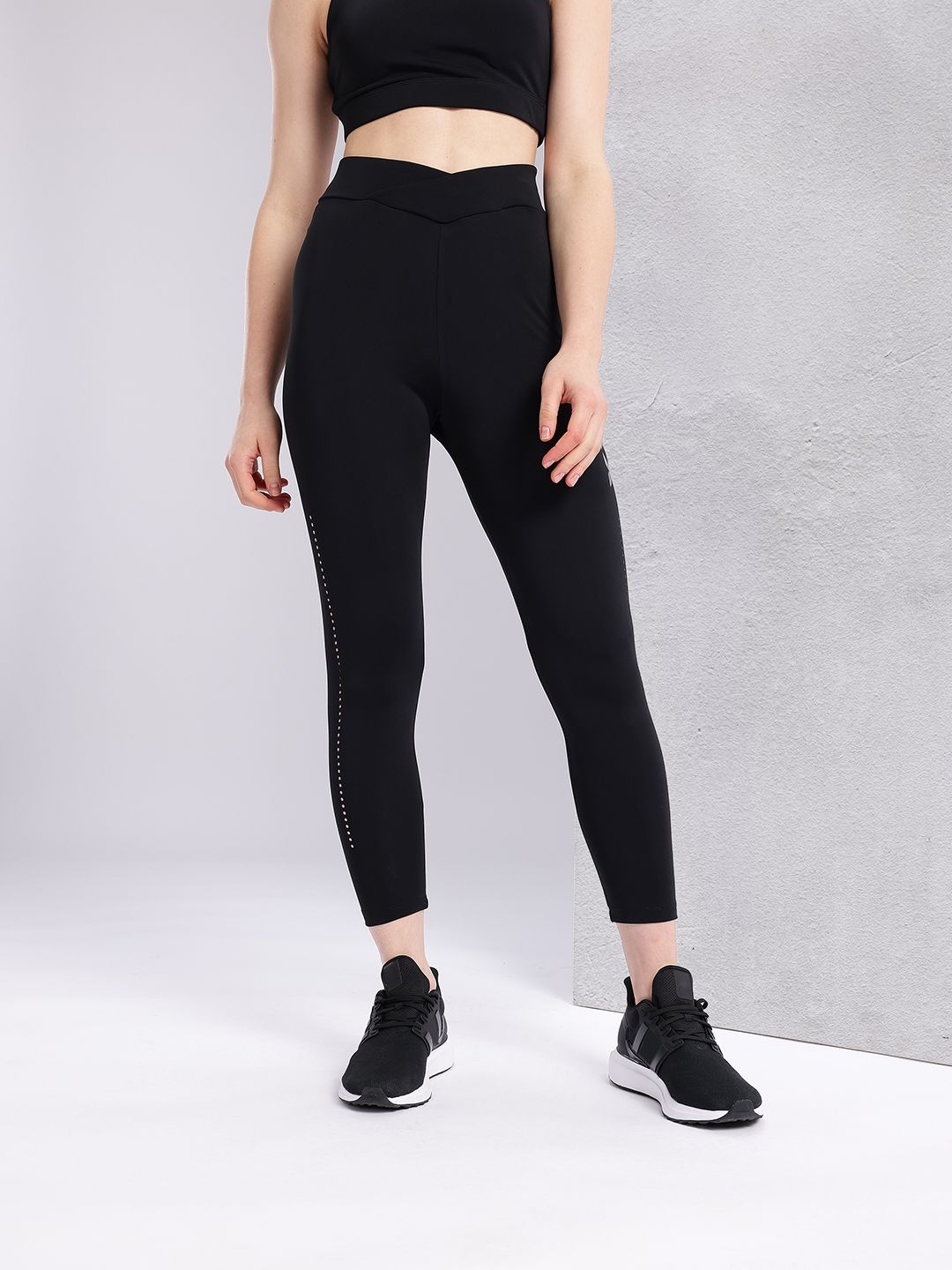 HRX by Hrithik Roshan Women Brand Logo Print Mid-Rise Cropped Running Tights
