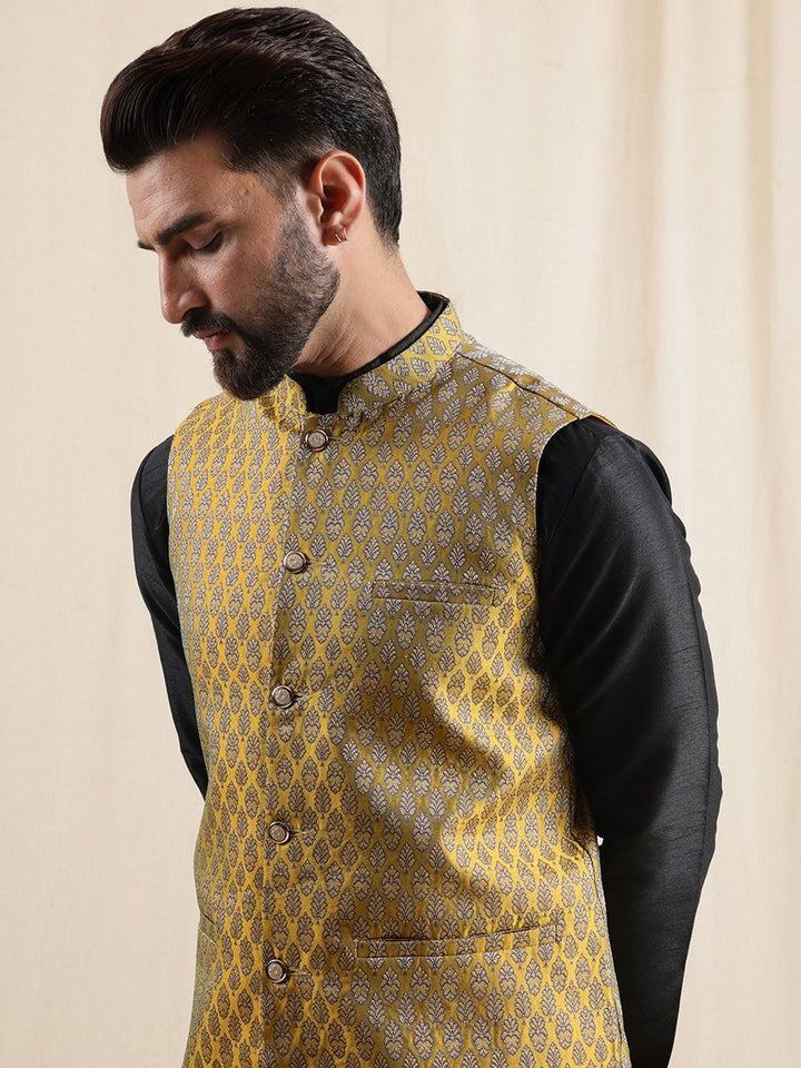 Anouk Men Regular Kurta with Pyjamas  & Nehru Jacket