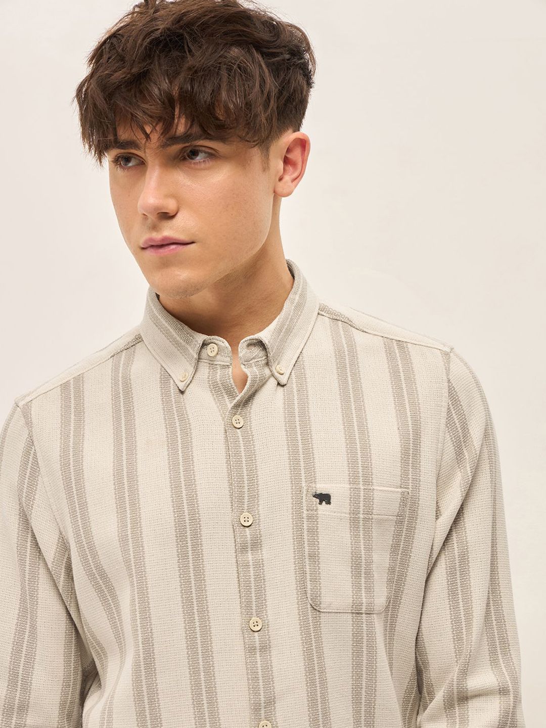 THE BEAR HOUSE Men Button-Down Collar Vertical Striped Slim Fit Casual Shirt