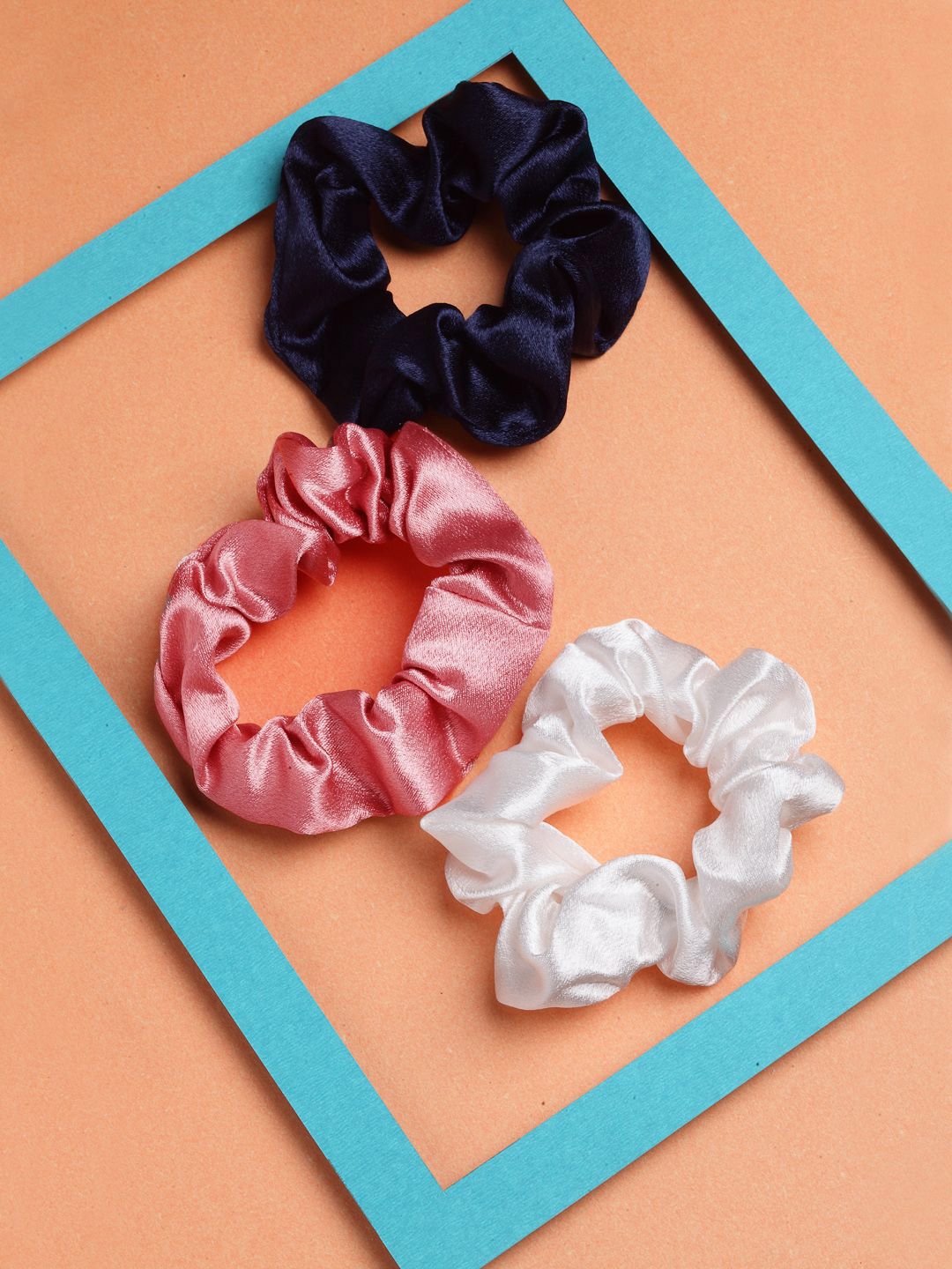 Set DressBerry Wanita 3 Scrunchies Ekor Kuda Satin
