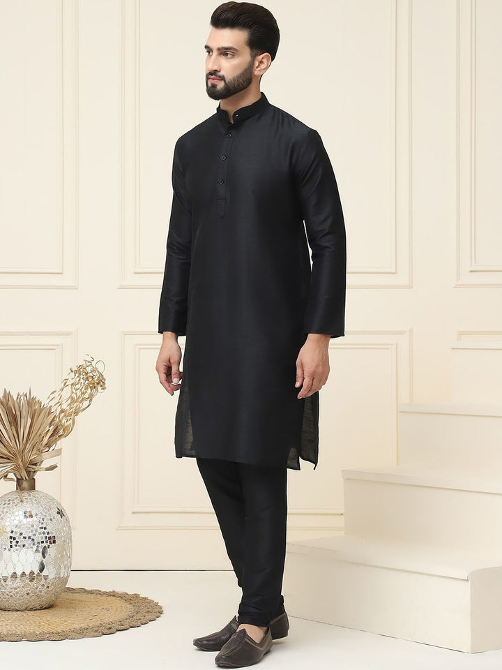 SOJANYA Mandarin Collar Silk Cotton Straight Kurta dengan jaket Churidar & Nehru