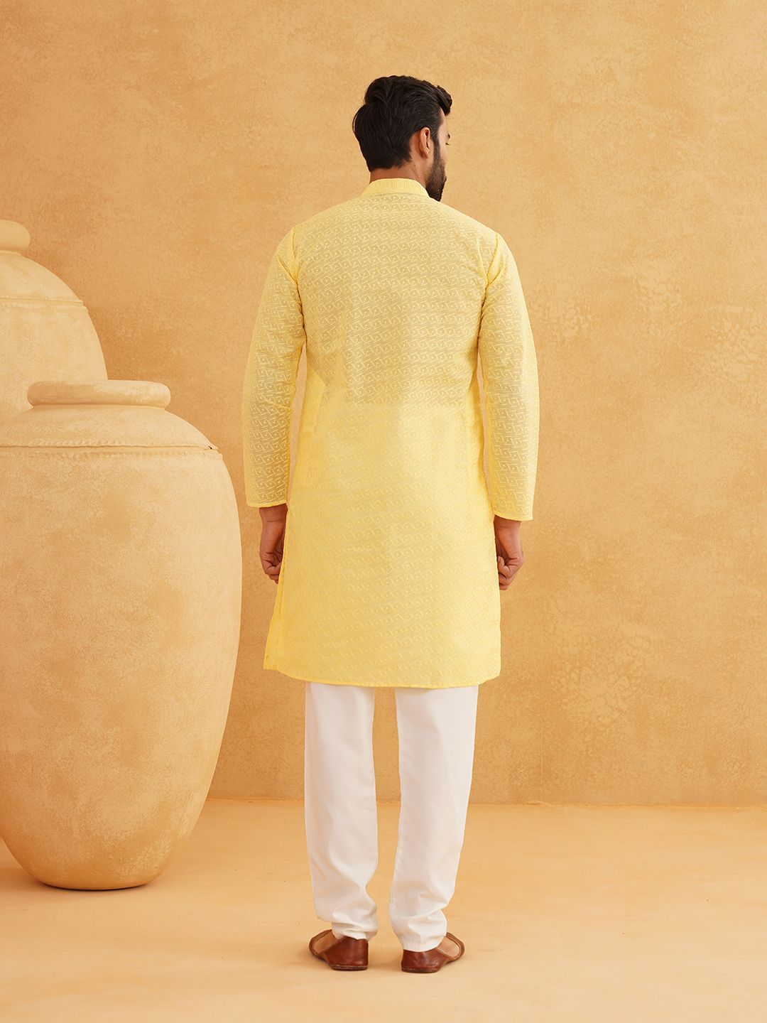 SOJANYA Geometric Embroidered Thread Work Mandarin Collar Pure Cotton Straight Kurta