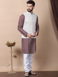 Kurta Kolar Mandarin Bercetak Motif Etnik Maroon dengan Jaket Churidar & Nehru