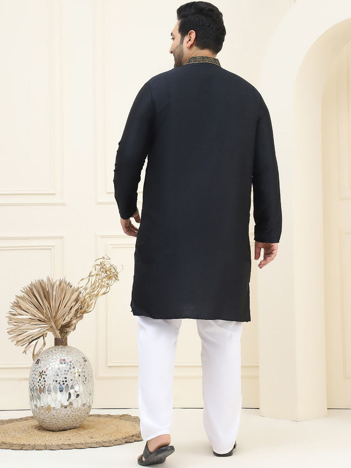 SOJANYA PLUS Mandarin Collar Straight Kurta with Pyjamas