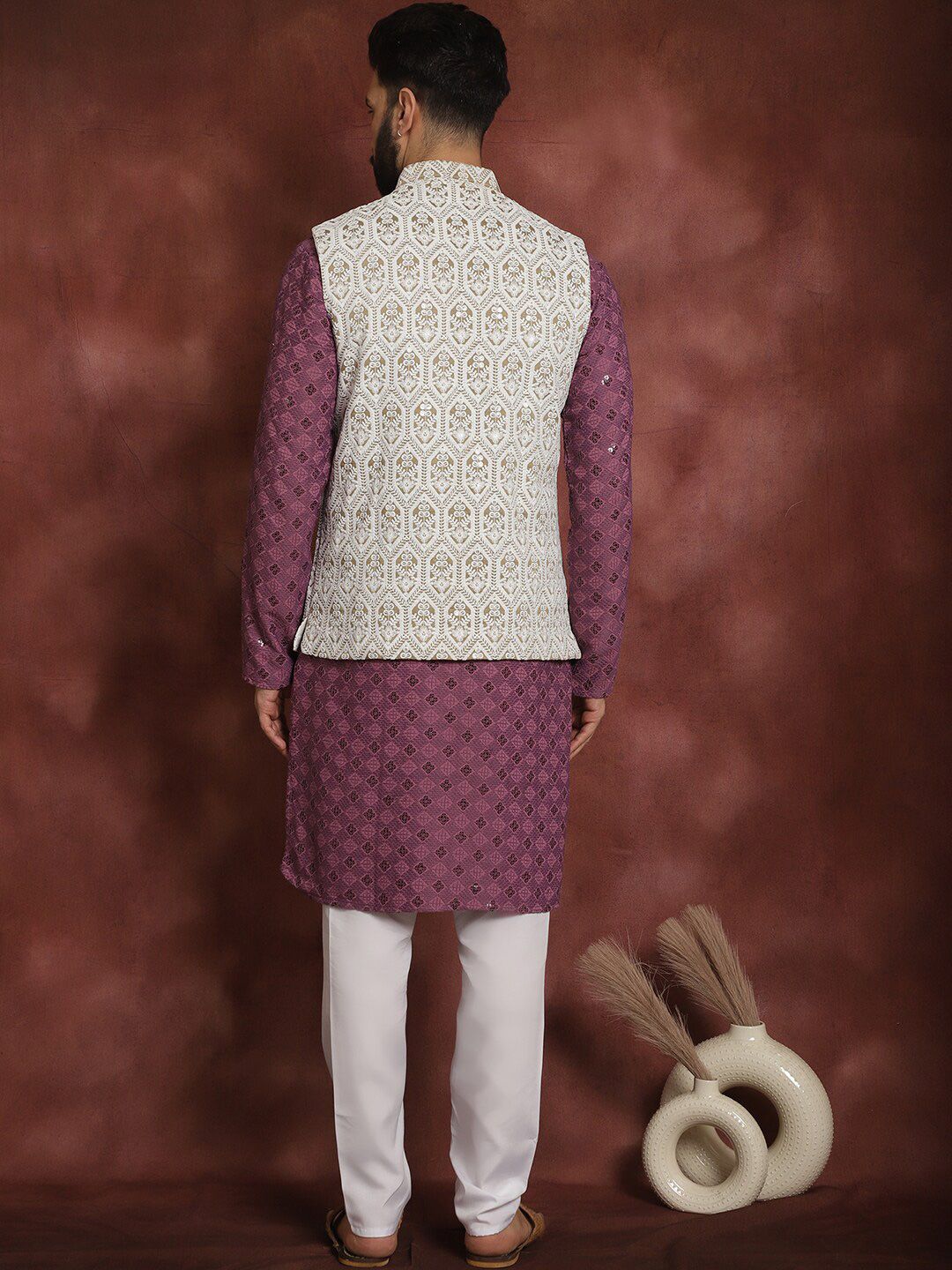 Anouk Geometric embroidered Mandarin Collar Long Sleeves Cotton Kurta