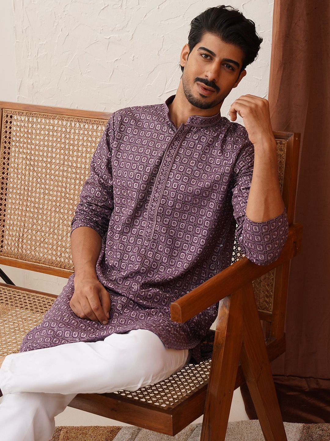 Jompers Men Geometric Embroidered Sequinned Kurta