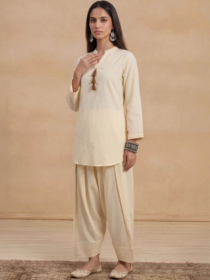 House of Chikankari Women Regular Chikankari Kurta with Trousers