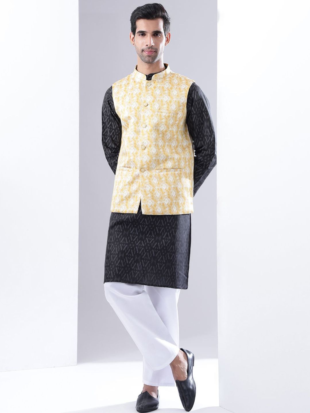 Anouk Men Printed Mandarin Collar Regular Kurta with Pyjamas