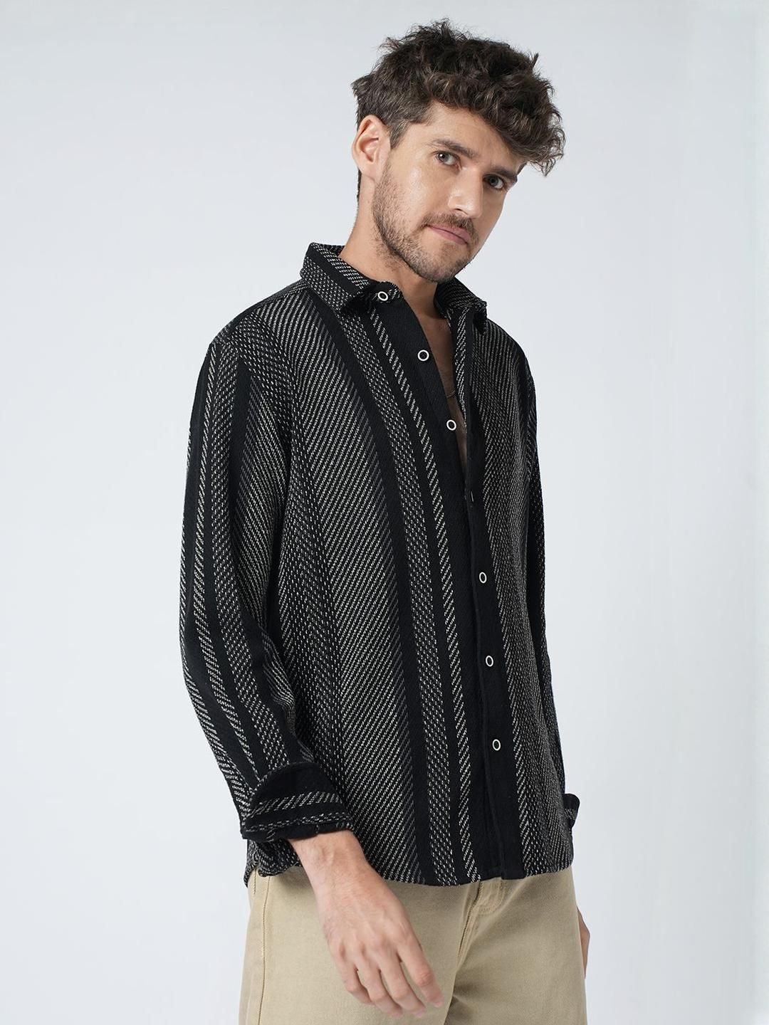 VASTRADO Men Classic Fit Vertical Striped Spread Collar Cotton Casual Shirt