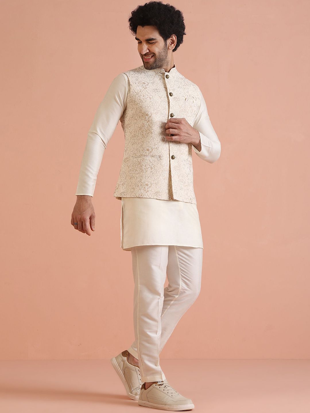 KISAH Floral Printed Mandarin Collar Straight Kurta With Trousers & Jacket