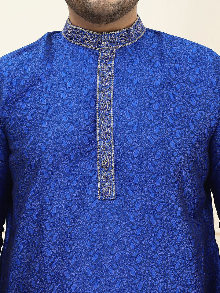 SOJANYA PLUS Woven Design Mandarin Collar Regular Straight Kurta with Pyjamas
