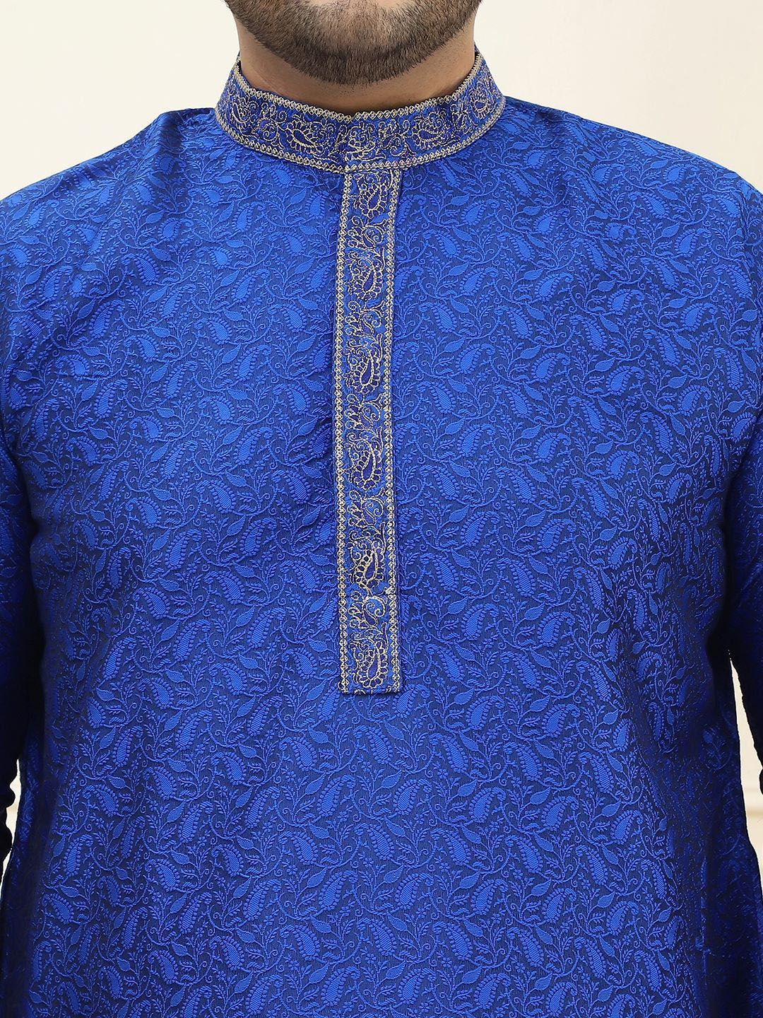 SOJANYA PLUS Woven Design Mandarin Collar Regular Straight Kurta with Pyjamas