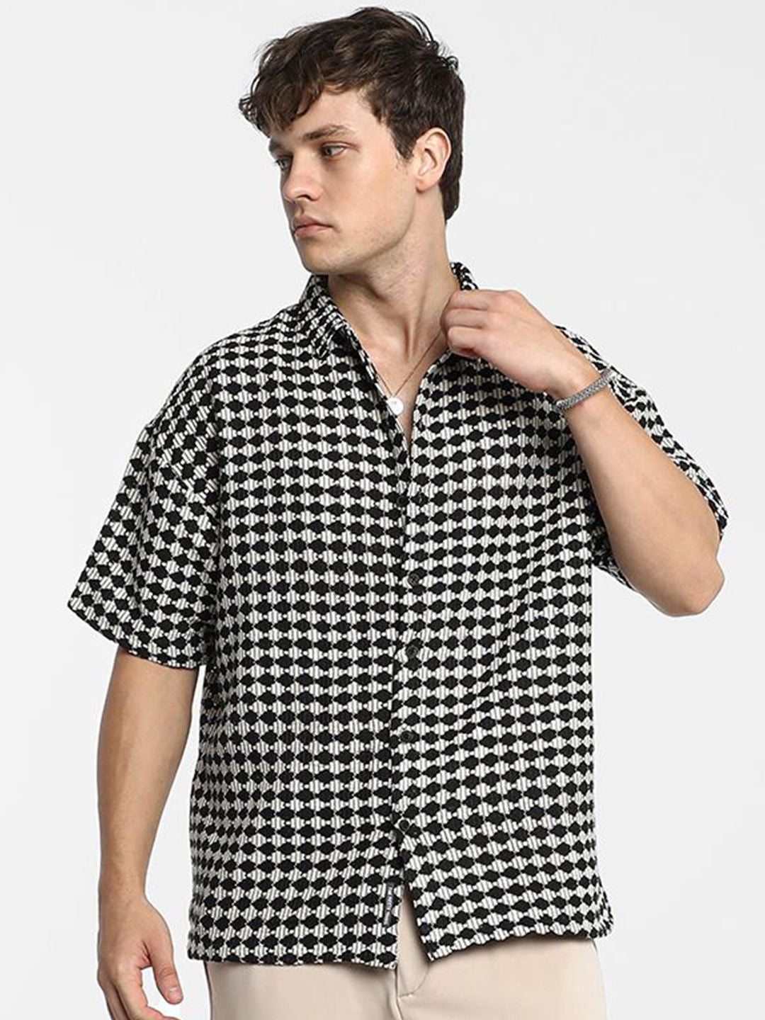 Campus Sutra Men Comfort Spread Collar Geometric Printed Polycotton Oversized Casual Shirt