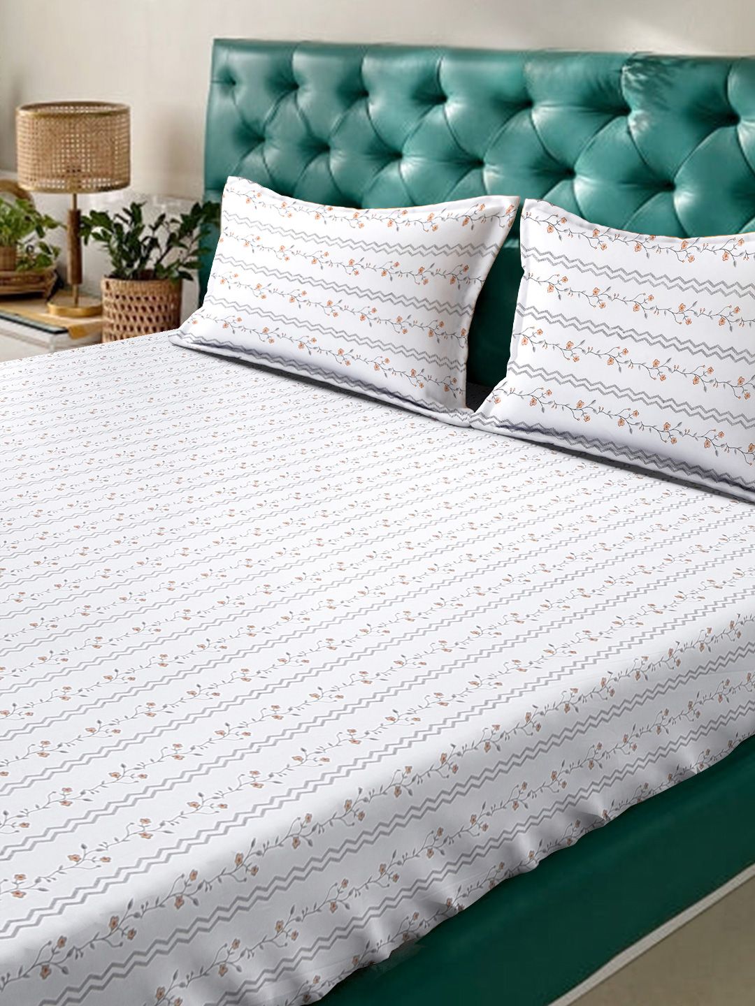 KLOTTHE White Floral Flat 400 TC Pure Cotton Super King Bedsheet With 2 Pillow Covers
