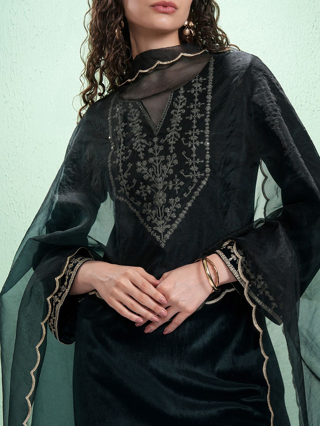 Vishudh Women Embroidered Regular Kurta with Trousers & With Dupatta