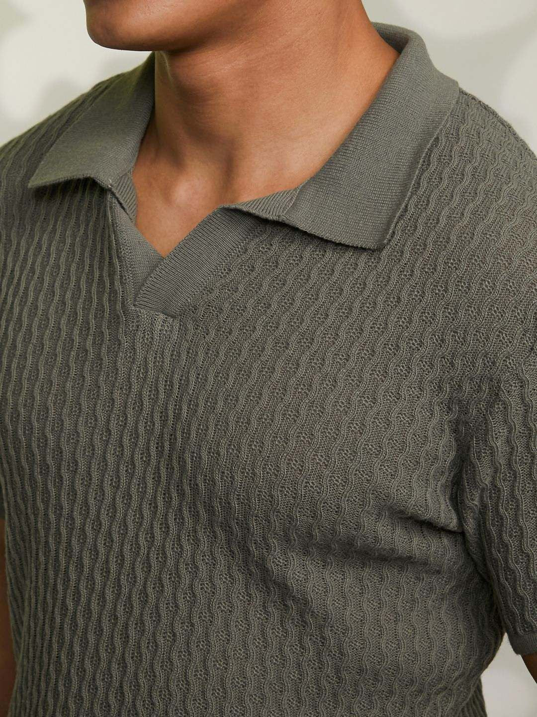 Campus Sutra Men Polo Collar Pockets T-shirt