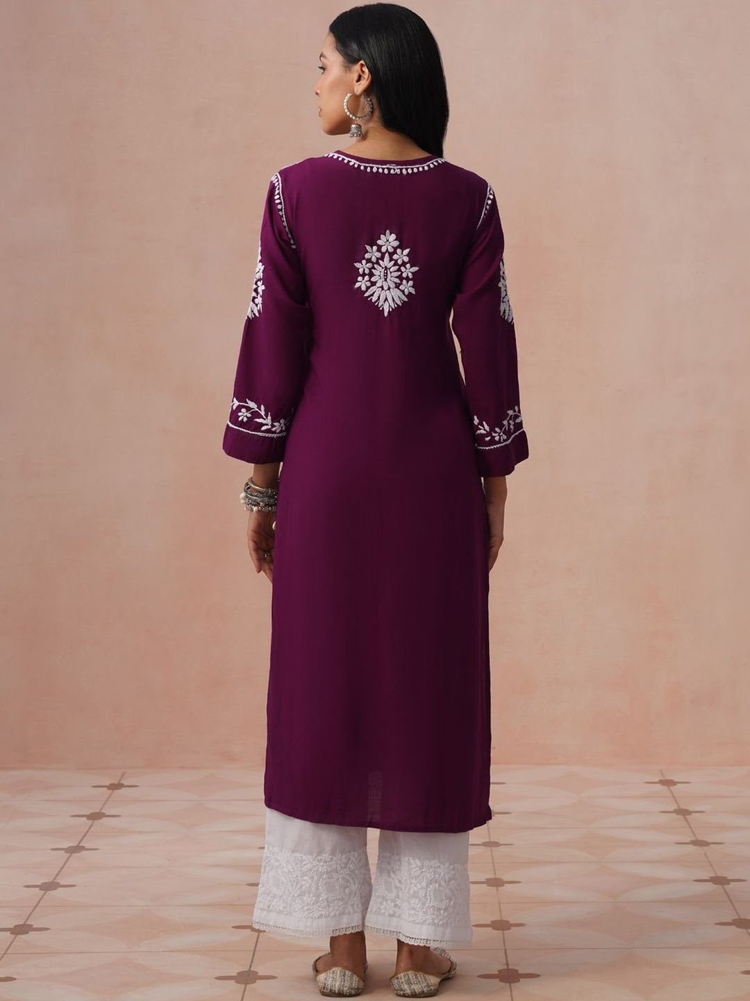 Rumah Wanita Chikankari Motif Etnik Bersulam Kurta Chikankari